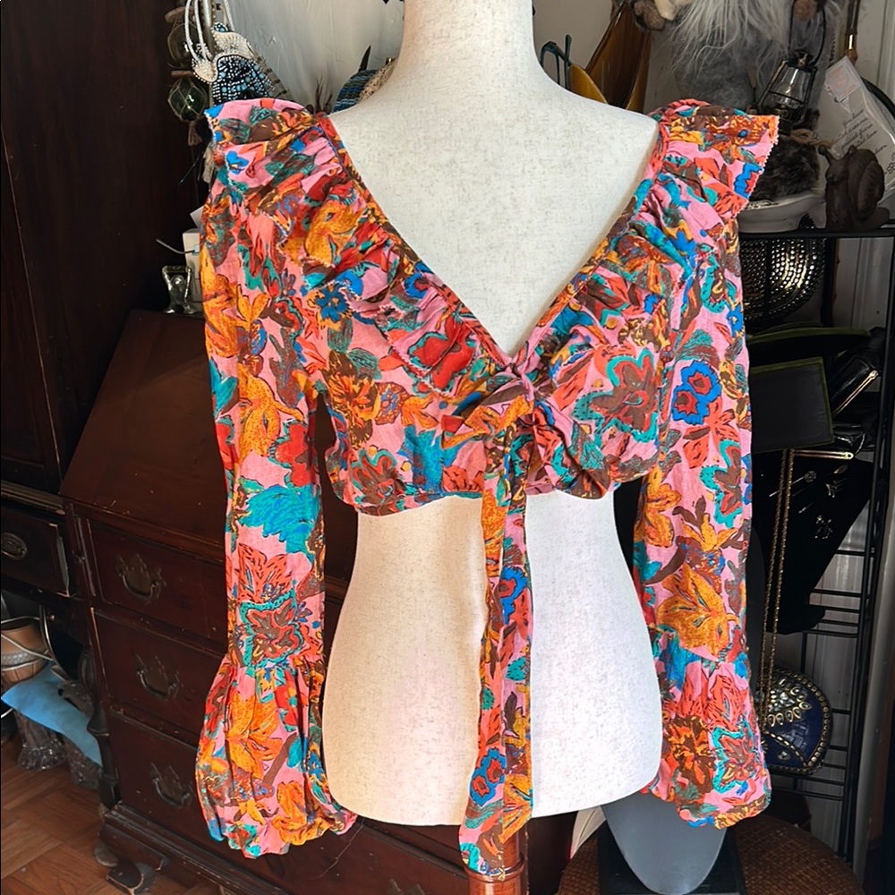 Floral Ruffle Crop Top - Picture 2 of 16